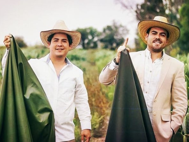 Helden Adrián López Velarde en Marte Cázarez - Spilwoord